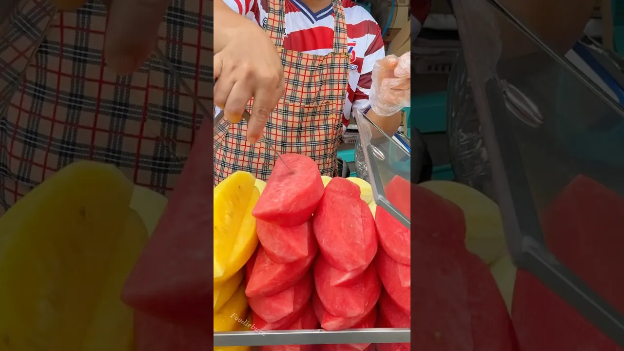 Satisfying Thai Street Fruit Cutting