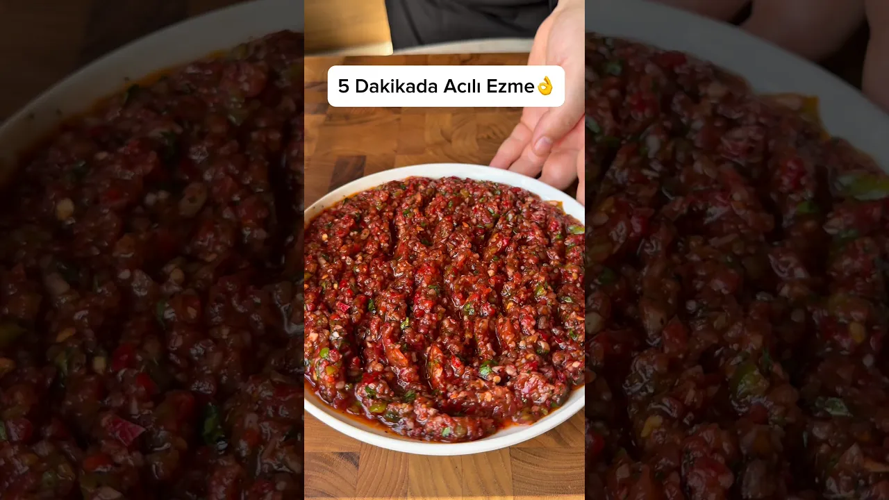 5 dakika acılı ezme🍅🌶️🫑🧅 #globalcuisine #recipe #tarif #food #salatatarifi #cooking #acılıezme