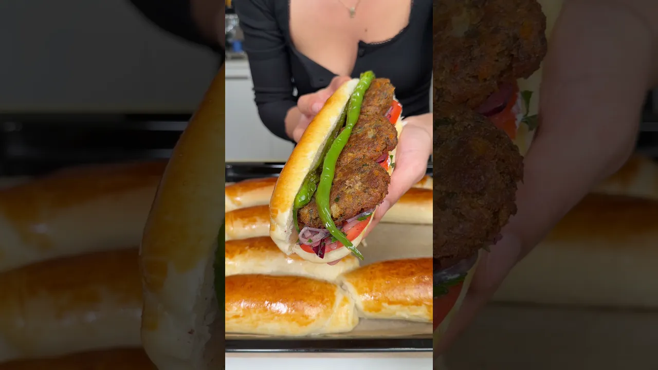 Bu Kofte Sandwich nasıl et gibi oluyor？! #kofte #vegan #busezeynep