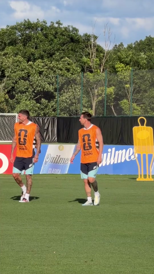 Messi 🤝 De Paul 🩵 #FIFAWorldCup