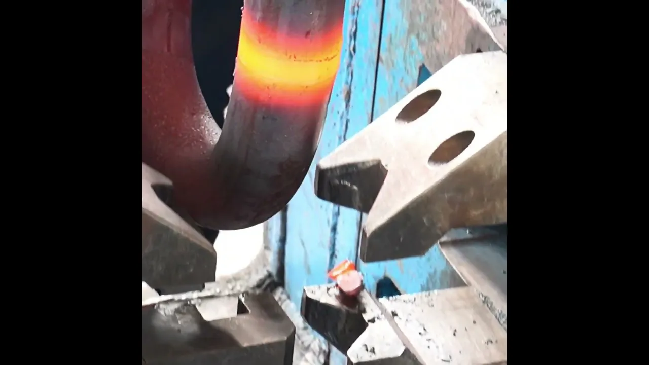 Red HOt Steel Turned into Powerfull Anchor Chains POE