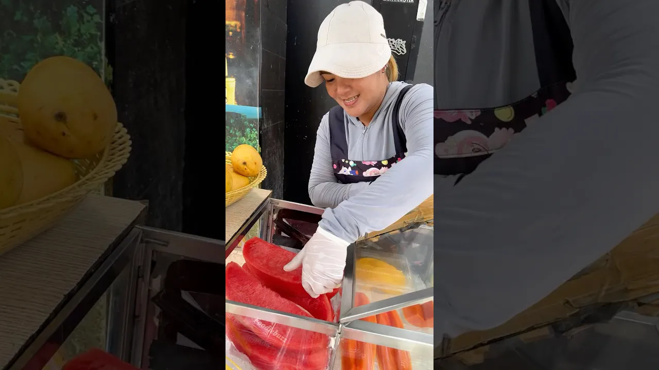 Amazing Thai Girl Cutting Fresh Fruit in Bangkok