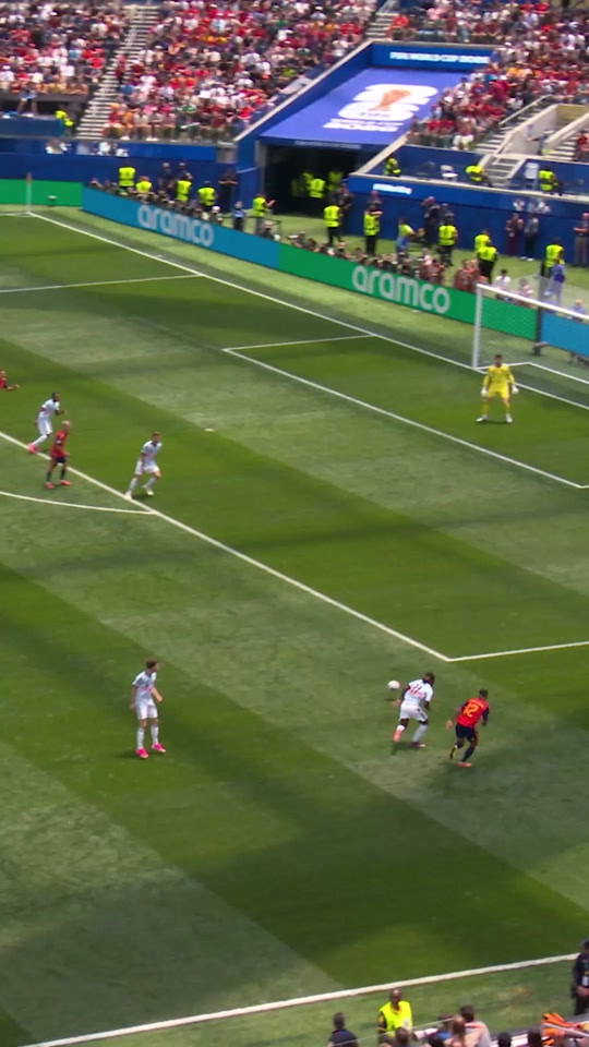 Right time, right place for Ruiz. 🇪🇸 #FIFAWorldCup