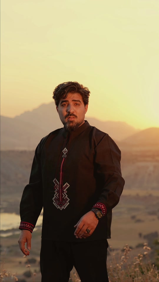 هــەمیشە ( قیامەت ) قیامەت نیــــە…🌪️ زۆر جــار ( قیامەت ) بێدەنگیـــ...
