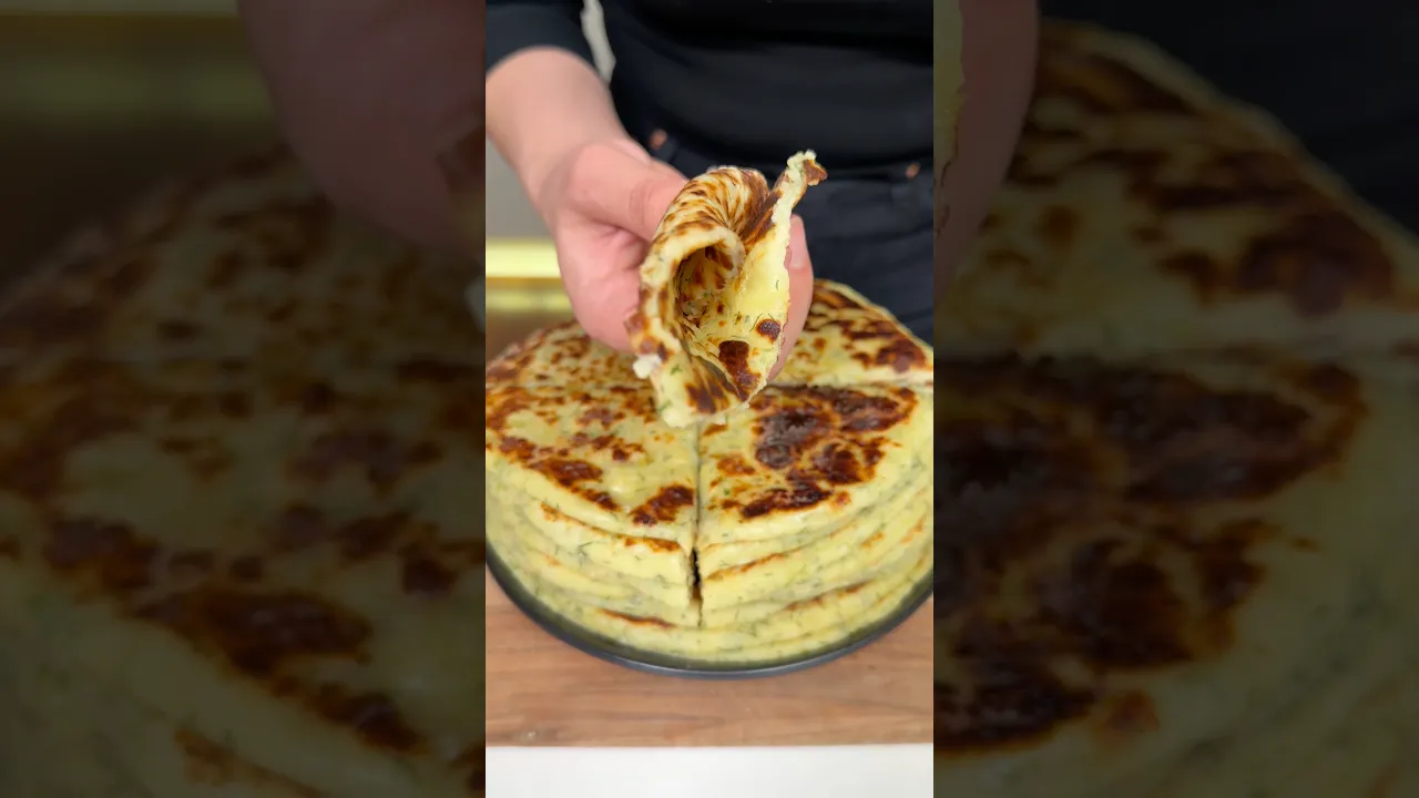 Kaşarlı Patates Bazlama 🫓 ｜ Cheesy Potato Flatbread ⬇️ English #busezeynep #potato