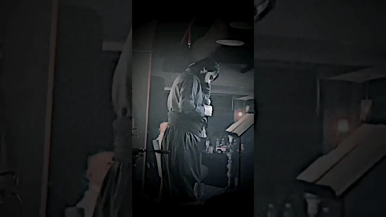 حەمە کرمشانی خودا ئەگەر تۆم پێ نەدا قوری کوێ بکەمە سەرم🖤