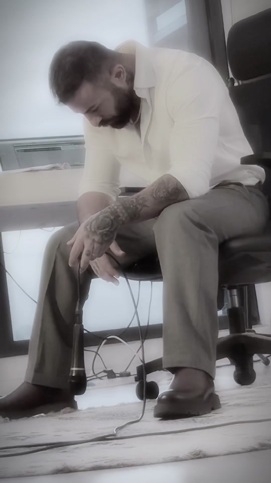 فێرم بکە تا باوەشم بیری تۆ نەکا فێرم بکە حالی دڵم تۆ فەرامۆش کە #kur...