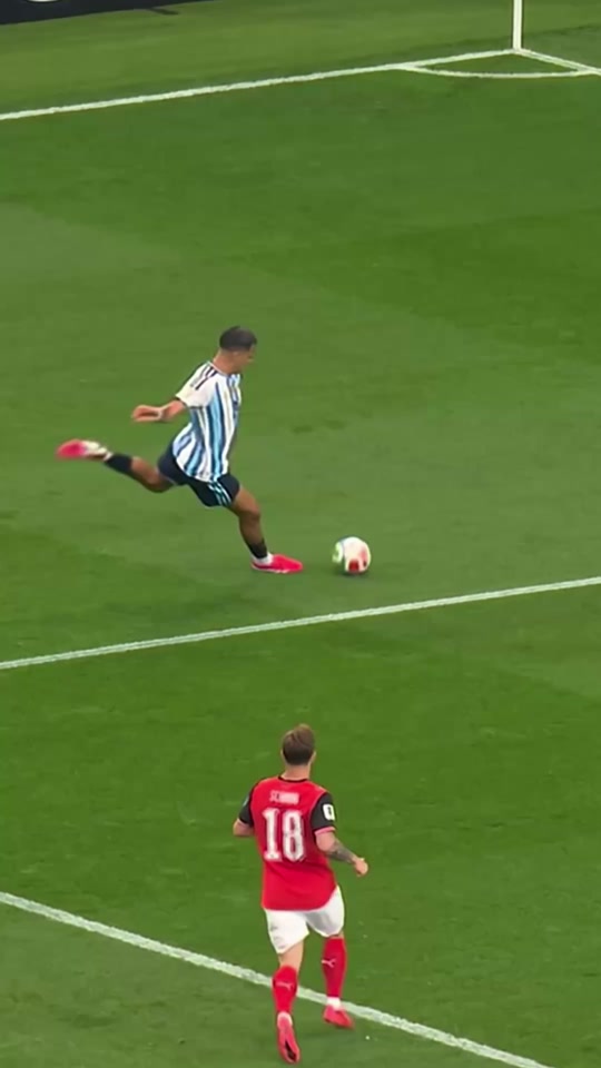 Football, the Argentine way 🇦🇷 #FIFAWorldCup
