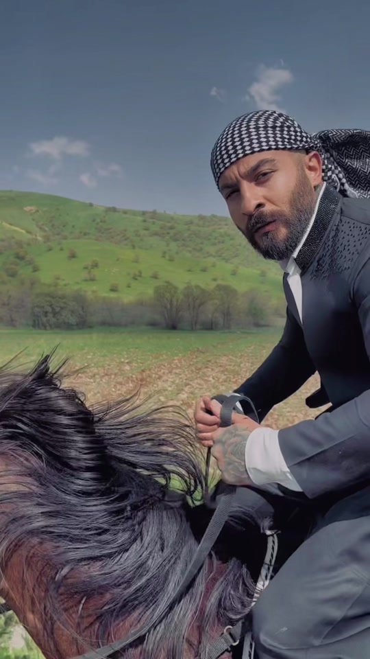 دڵنیا بە هەروانابێ دونیا دەگۆڕێ ئەوەی ڕۆژێ بیباتەوە ڕۆژێ دەدەۆڕێ دڵنی...