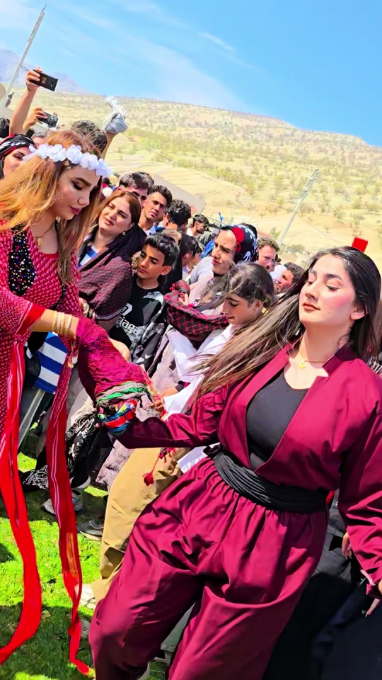 نه ممنون اهنگ کوردی😁😍😍