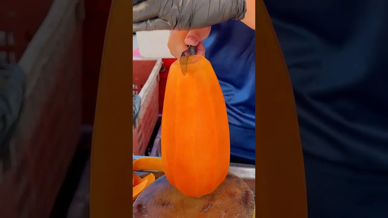 Fresh & Healthy Papaya Cutting in Bangkok