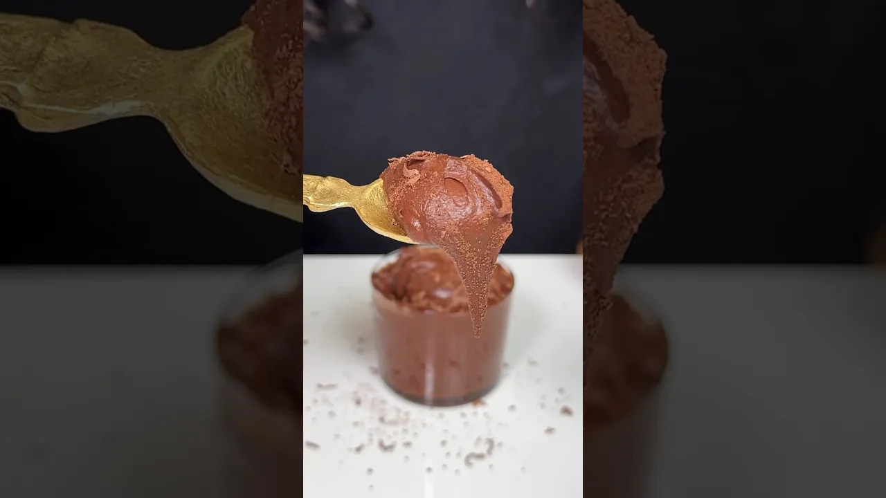 Chocolate Mousse 🍫 Sadece sıcak su ve çikolata #chocolatemousse #busezeynep #mousse