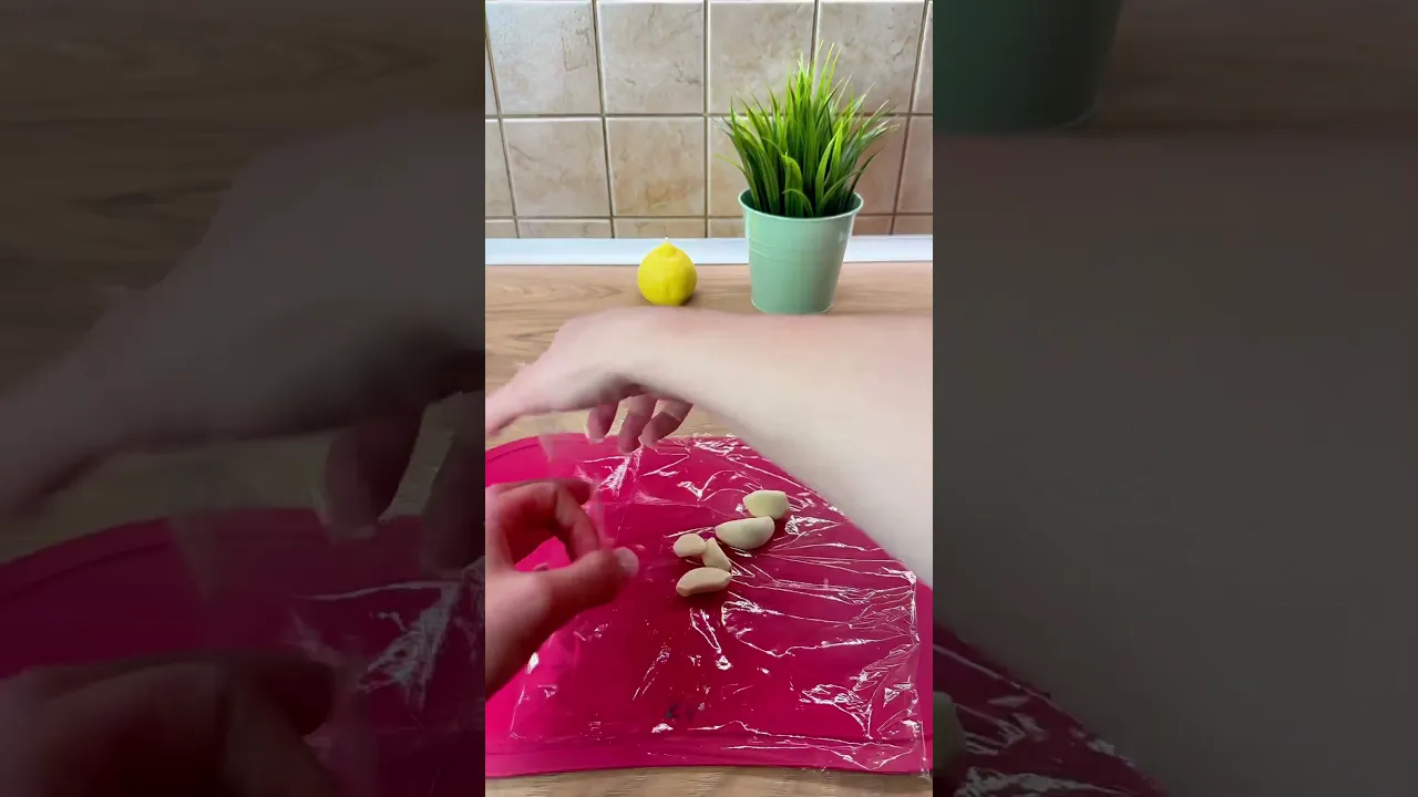 Easy kitchen life hacks!#lifehacks #cookinghacks #kitchenhacks #fypシ