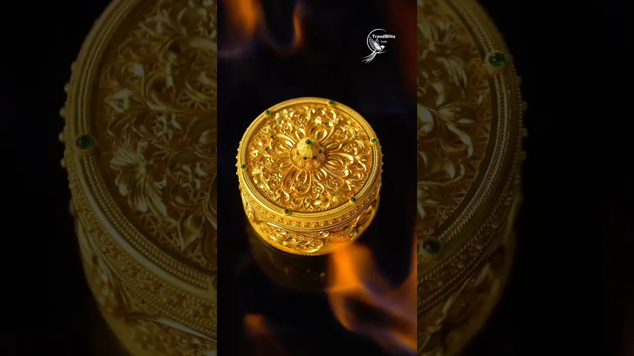 Embroidered Phoenix Treasure Box： Is the Handmade Case Worth More Than the Jewelry？