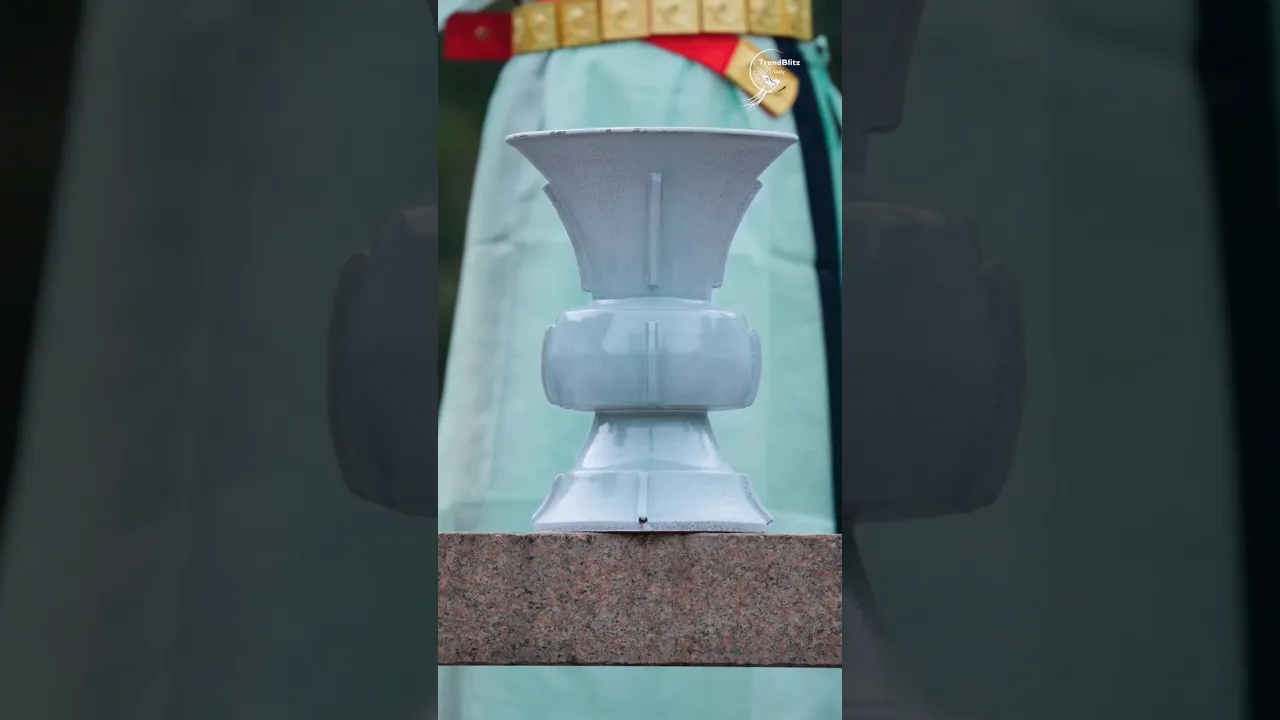 Song Dynasty Jun Ware Vase Creation ｜ New Year Blessing Intangible Heritage Art Video