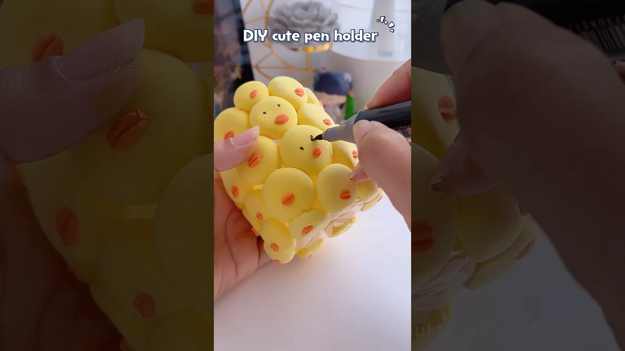 DIY cute pen ✏️holder 😍✨#shorts #diy #craft #muktaartandcraft #youtubeshorts