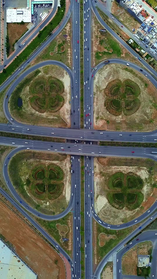 Even the crowds of Erbil gives you unique scenes. ❤️ @erbil 📸 #Erbil ...