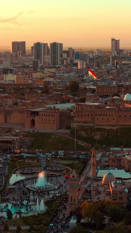 ＂A city built in circles, with the heart of history at its center.＂ ❤...