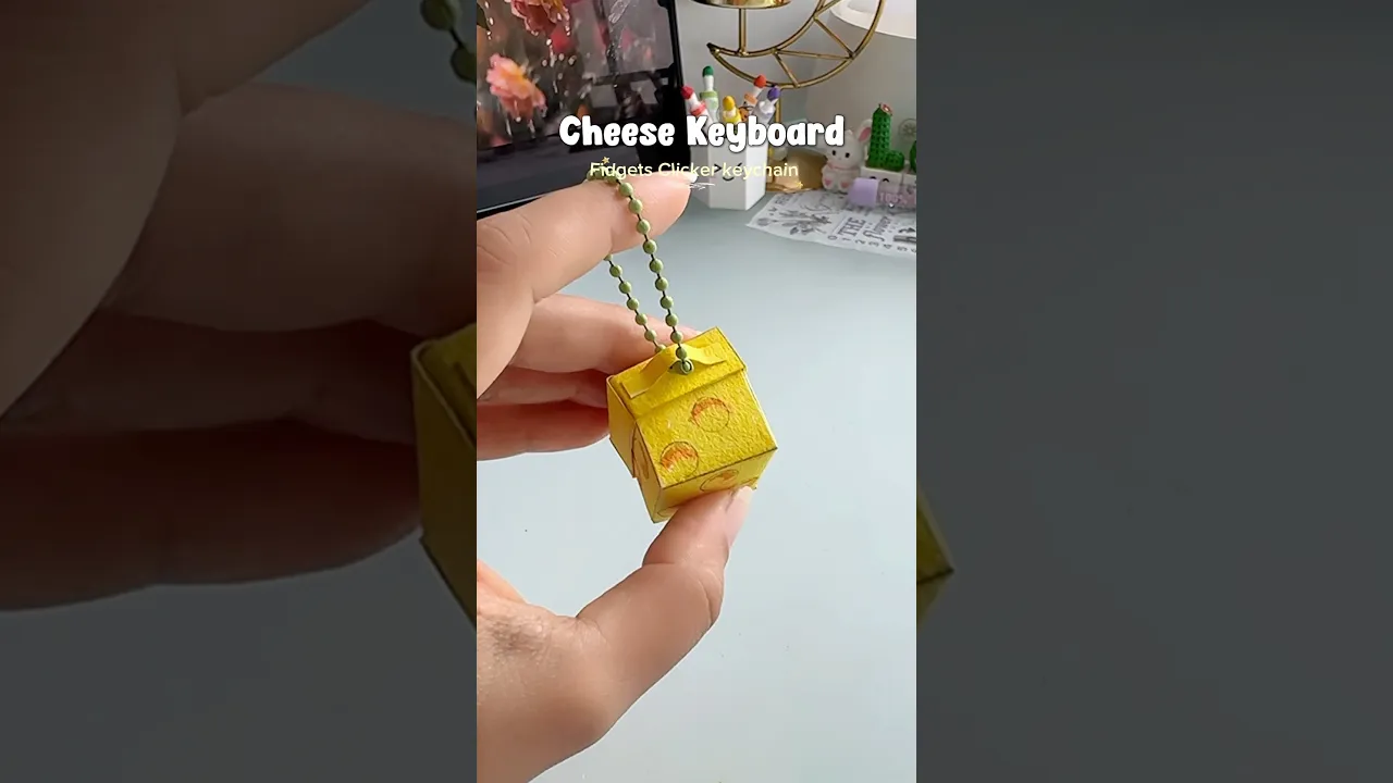 Diy Paper Cheese Keyboard Fidget Keychain🤩✨#shorts #art #diy #craft #youtubeshorts