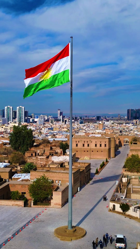 ‎هەولێر لەقوڵایی دڵەوە لەگەڵ ڕۆژئاڤایە، دۆخی ئێوە هی ئێمەشە. @erbil 📸...